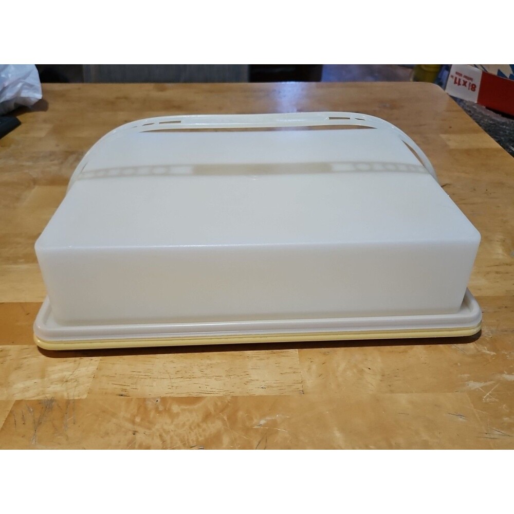 Vintage Tupperware Fresh-N-Fancy 9x13 Cake /Cupcake Carrier #622 w/ Lid & Handle